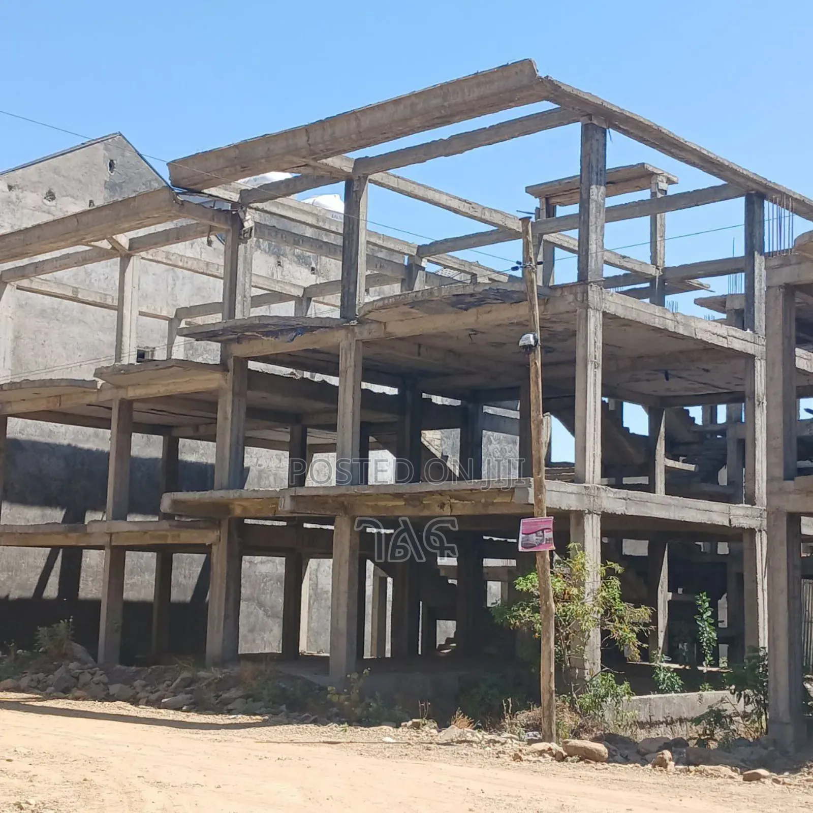 በአስቸኳይ የሚሸጥ G+2 ቤት
 አያት ዲያስፖራ አካባቢ
 ስፋት 150 ካሬ