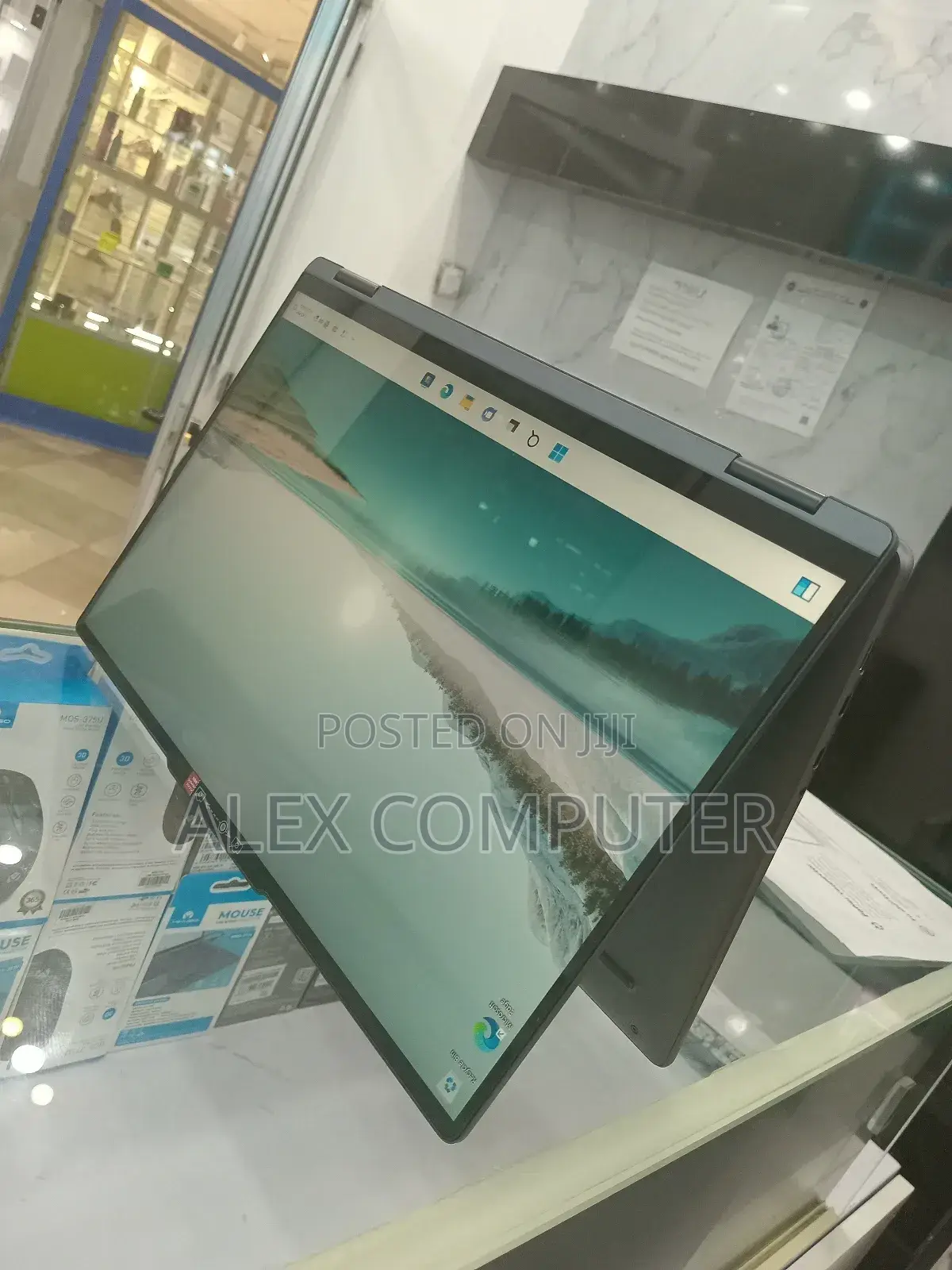 Laptop Lenovo Yoga 7i 16GB Intel Core Ultra 7 SSD 1T