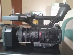 Photo - Panasonic Hc-X2 Camcorder Camera With Extra Battery