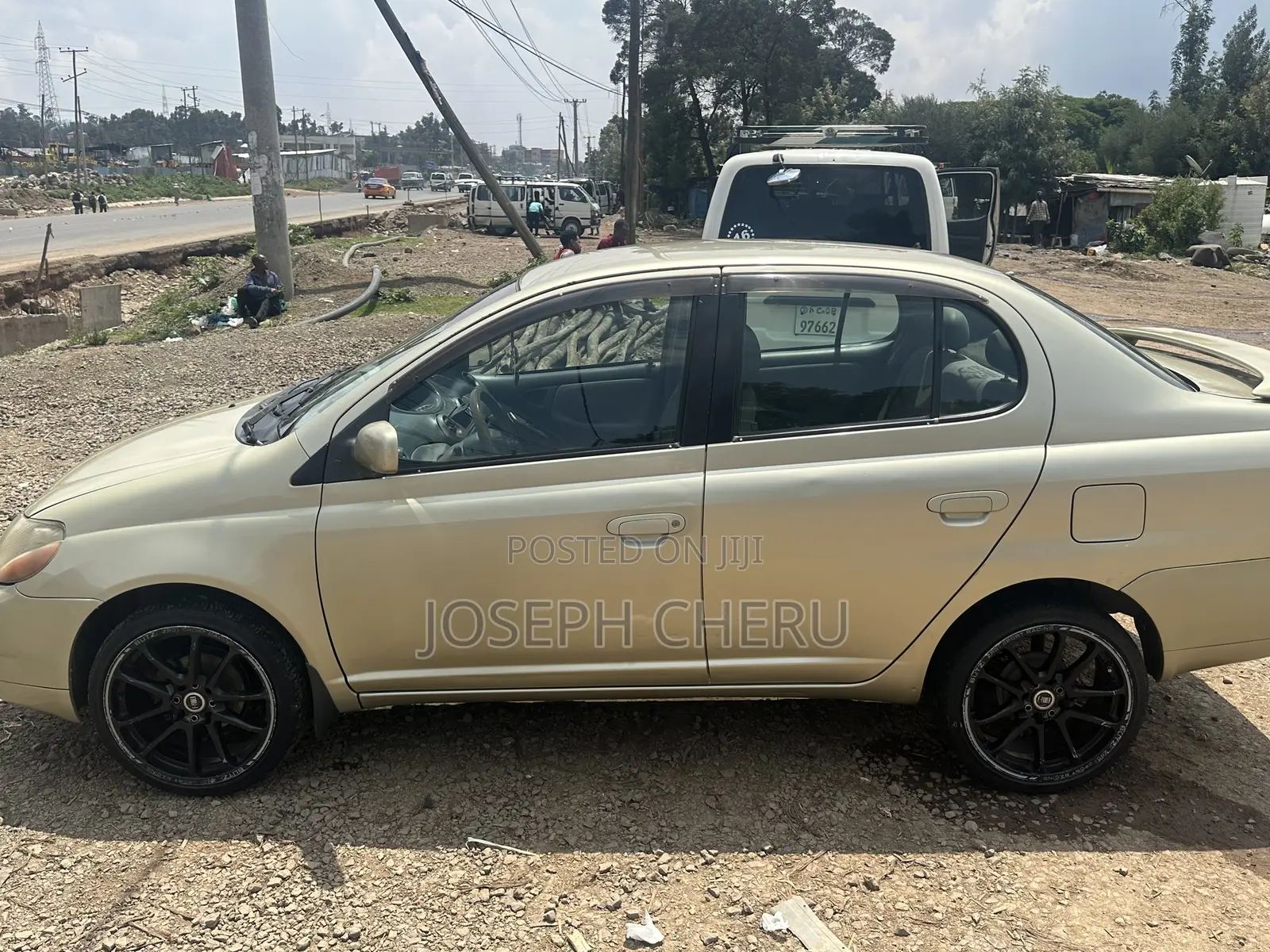 Toyota Platz 2001 Gold