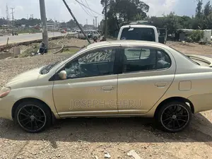 Toyota Platz 2001 Gold