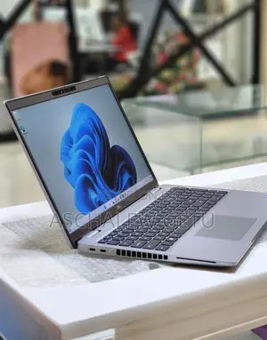 New Laptop Dell Latitude 5540 16GB Intel Core I7 SSD 512GB