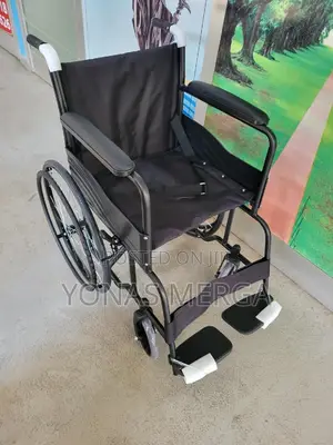 Wheelchair\吊wheelchair°፬comfortable for the Use of Patient