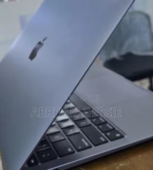 New Laptop Apple MacBook Pro M1 8GB Intel Core Ultra 7 SSD 256GB