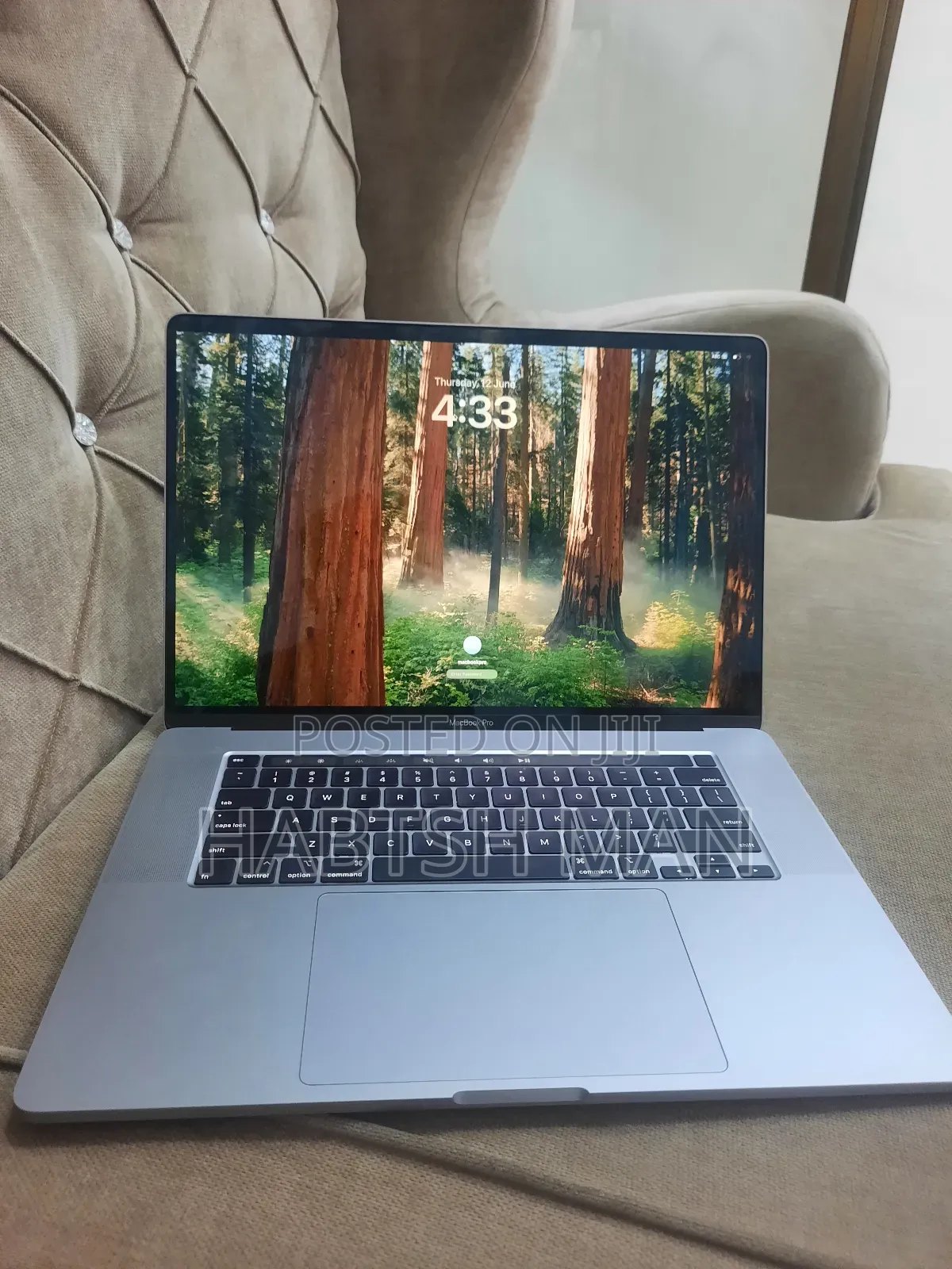 New Laptop Apple MacBook Pro 2019 32GB Intel Core I9 SSD 512GB