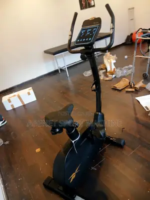 Photo - ዘመናዊ የአዉሮጳዉያን ስታንዳርድ Reebok Fr30 Exercise Bike