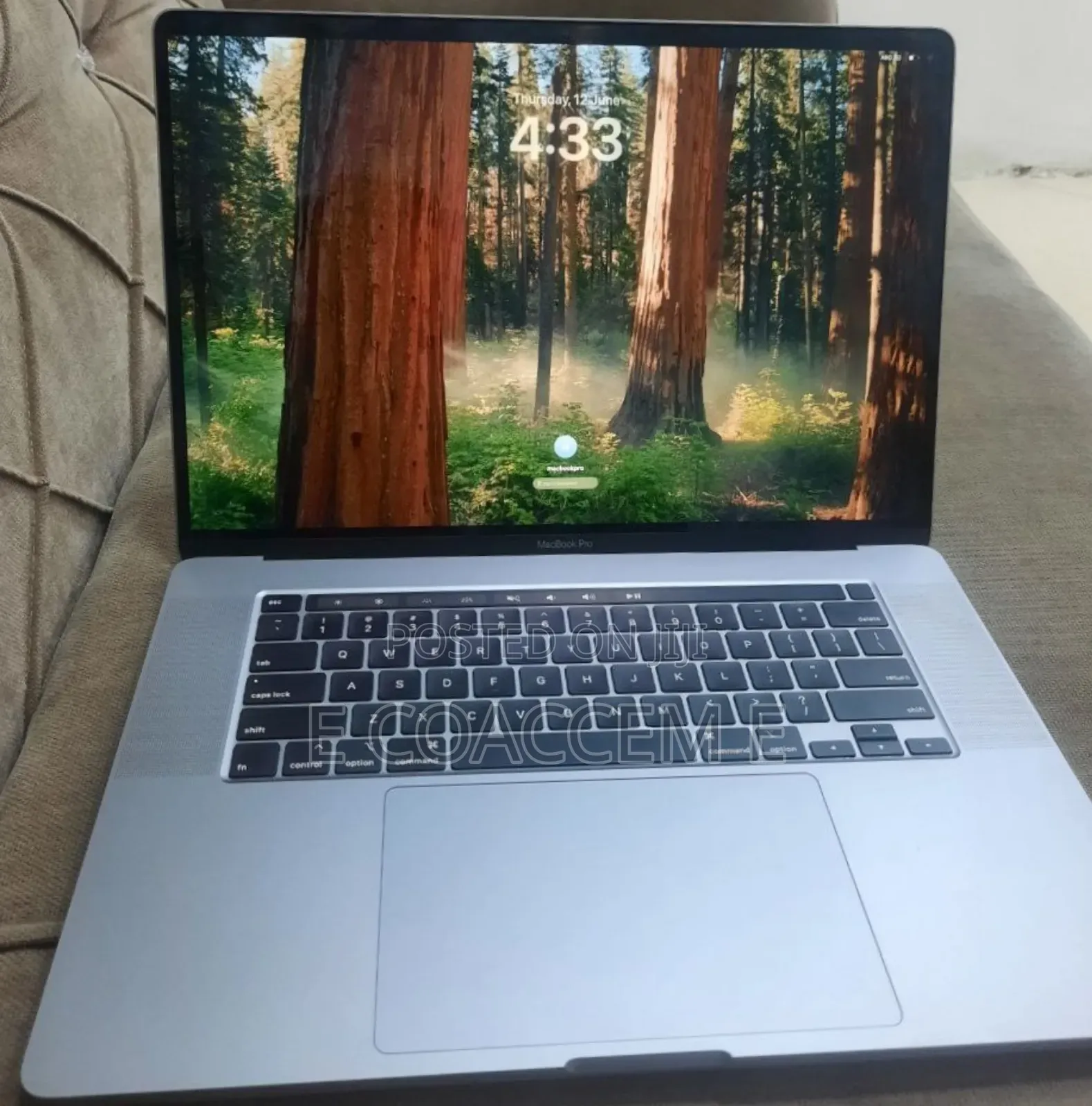 New Laptop Apple MacBook 32GB Intel Core I9 SSD 512GB