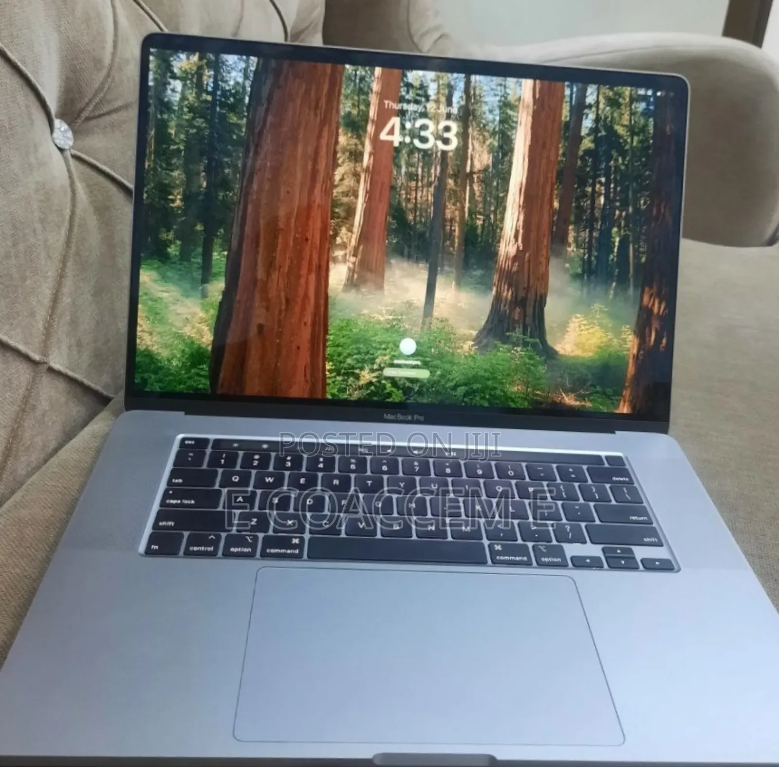 New Laptop Apple MacBook 32GB Intel Core I9 SSD 512GB