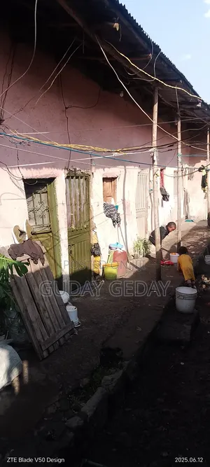 9bdrm House in Akaky Kaliti for sale