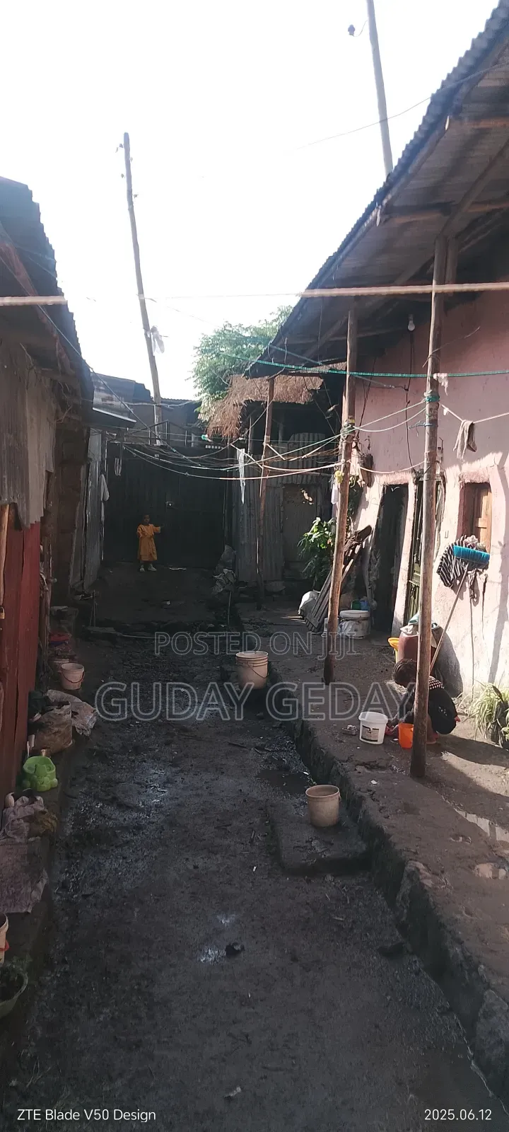 9bdrm House in Akaky Kaliti for sale