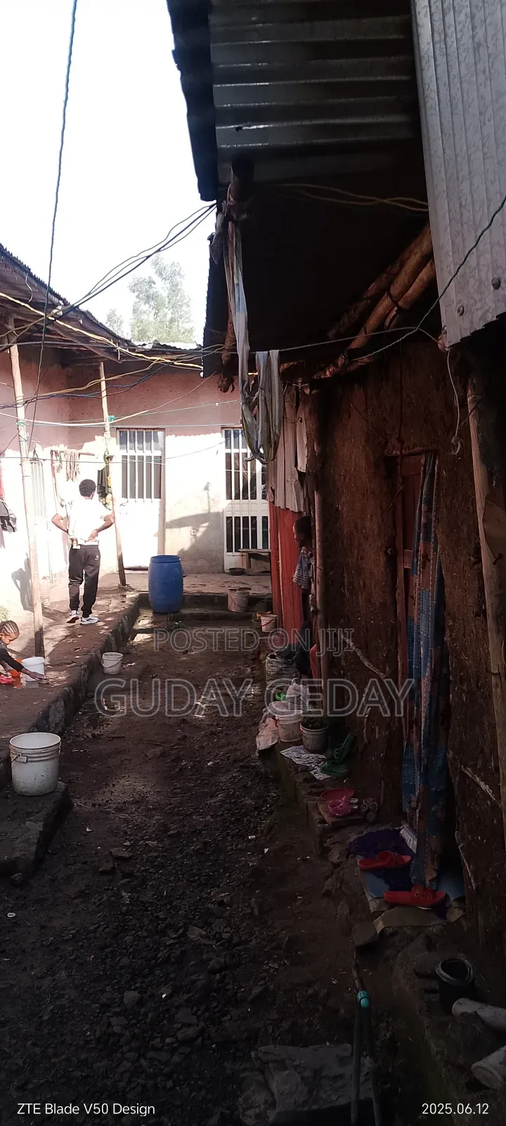 9bdrm House in Akaky Kaliti for sale