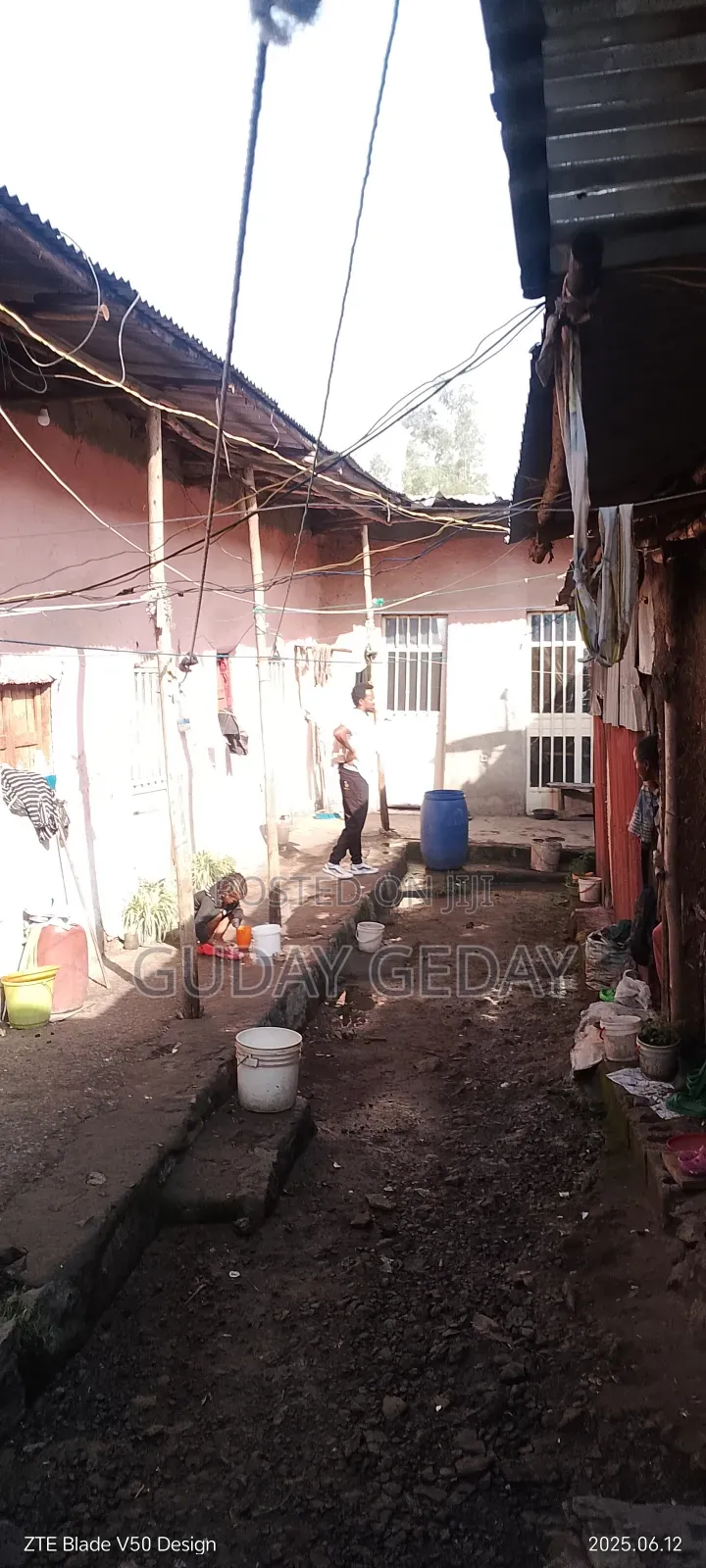 9bdrm House in Akaky Kaliti for sale