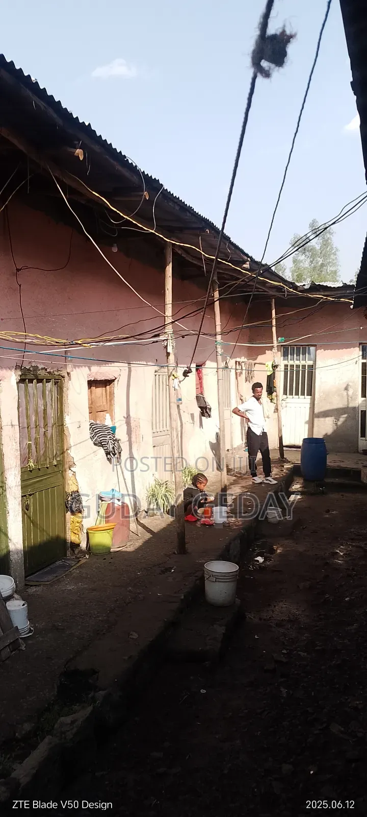 9bdrm House in Akaky Kaliti for sale