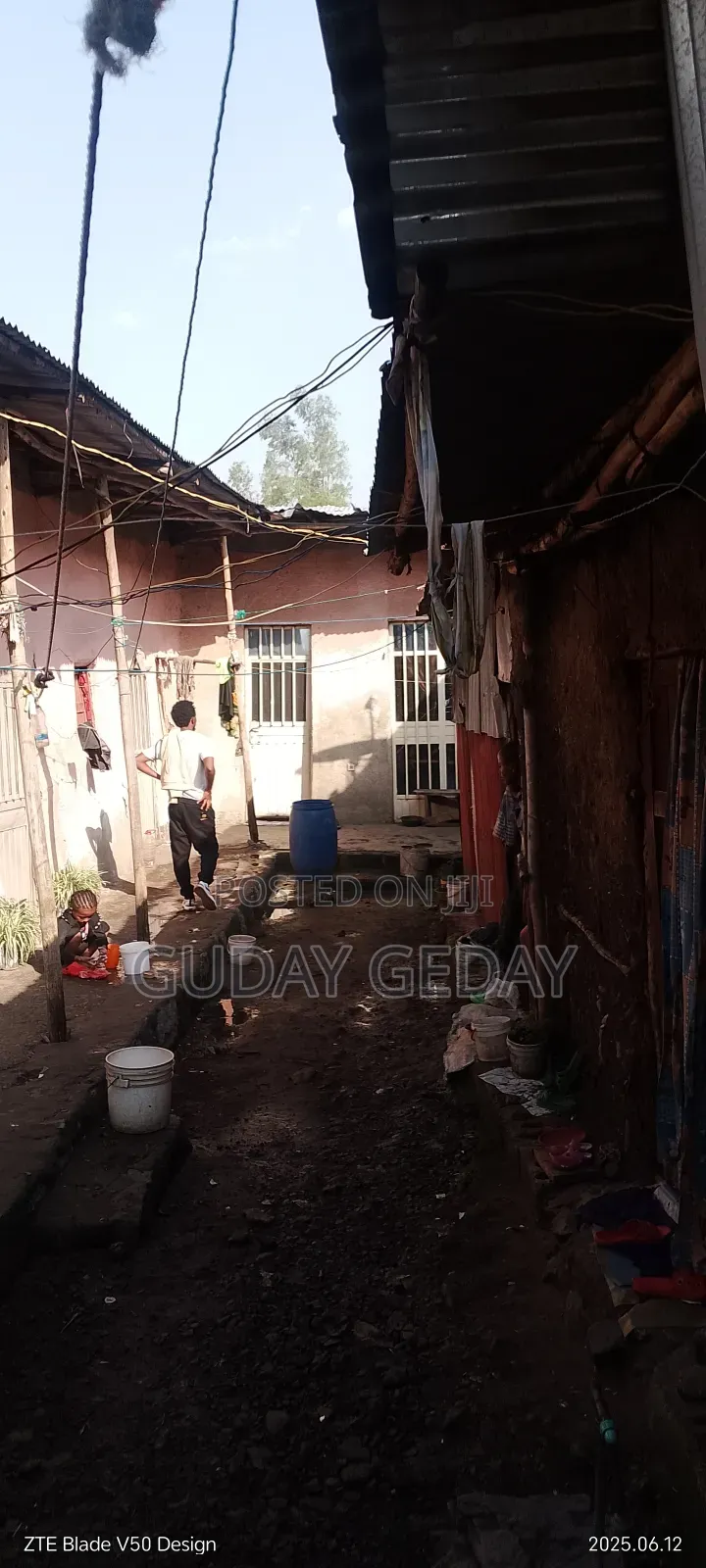 9bdrm House in Akaky Kaliti for sale