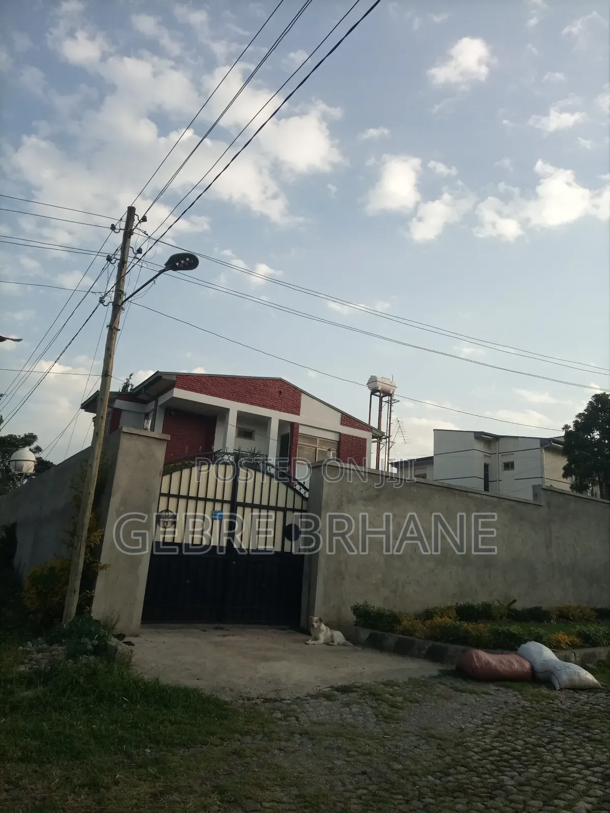 3bdrm House in G+1, Yeka for rent