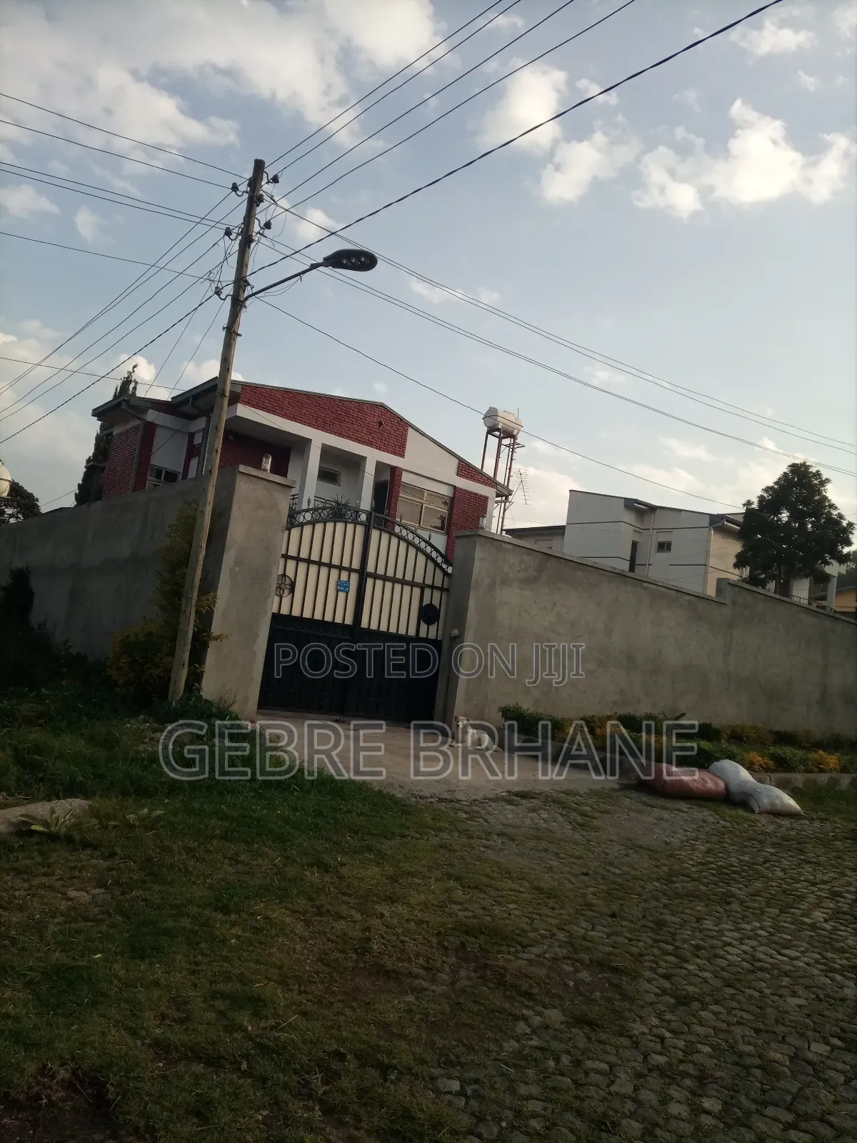 3bdrm House in G+1, Yeka for rent