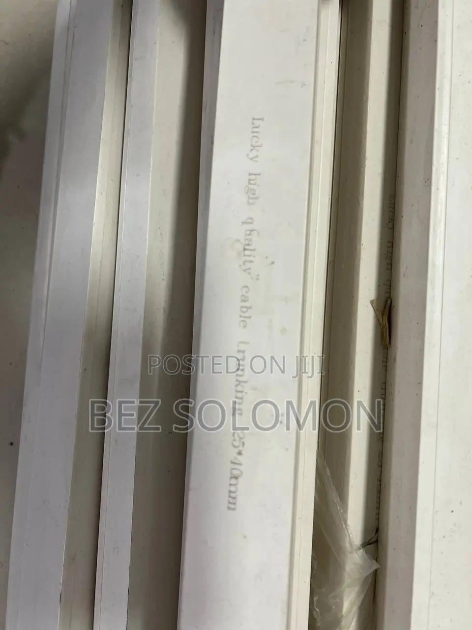 ከፍተኛ ጥራት ያላቸው “Lucky” የኬብል መሸፈኛ ቱቦች (Cable Trunking)