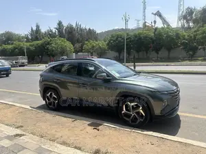 Photo - Hyundai Tucson SE 2022 Gray