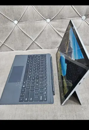 New Laptop Microsoft Surface Pro 6 8GB Intel Core I7 SSD 256GB