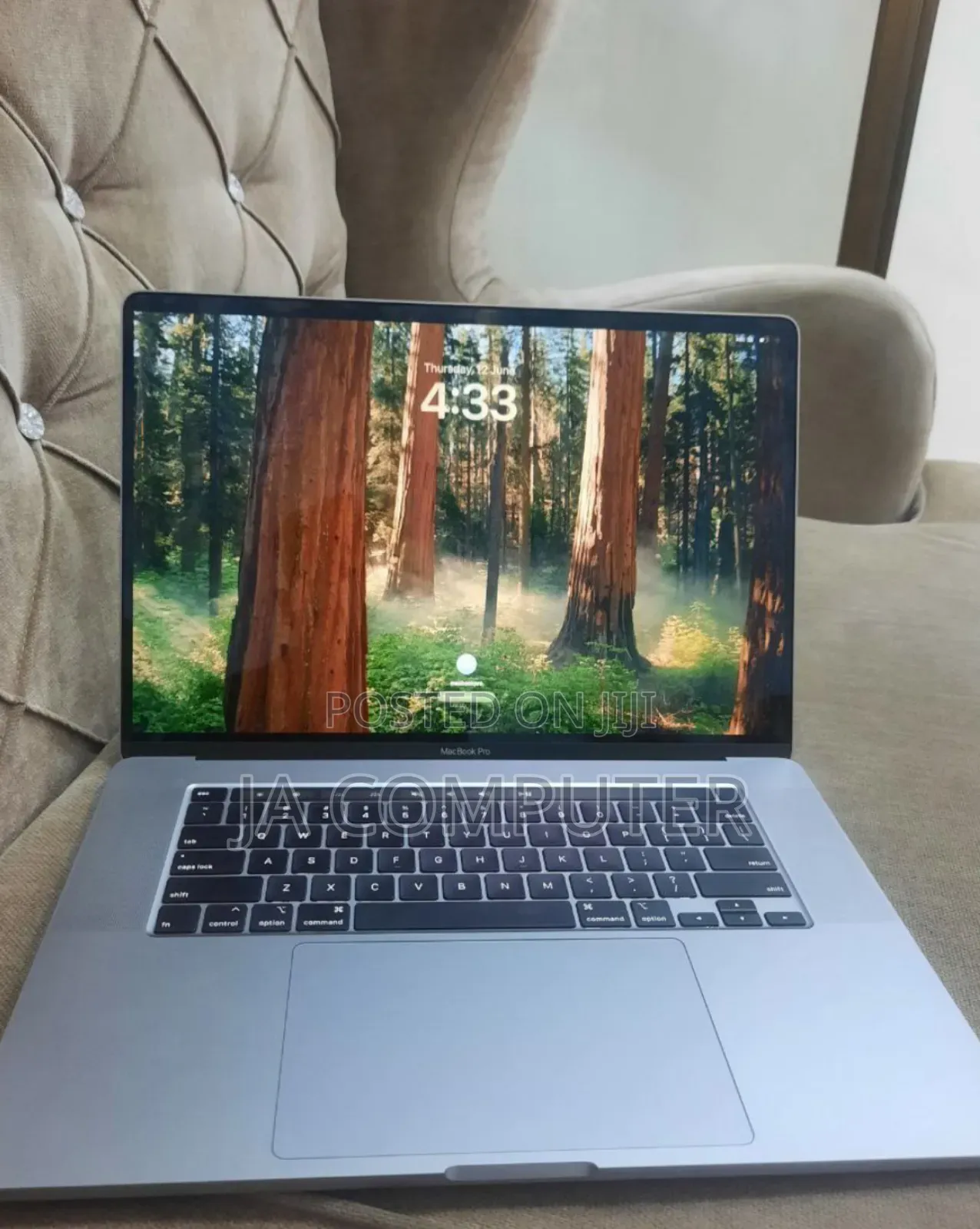 New Laptop Apple MacBook Pro 2019 16GB Intel Core I9 SSD 512GB