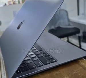 New Laptop Apple MacBook Air 2020 M1 8GB Apple M1 SSD 256GB