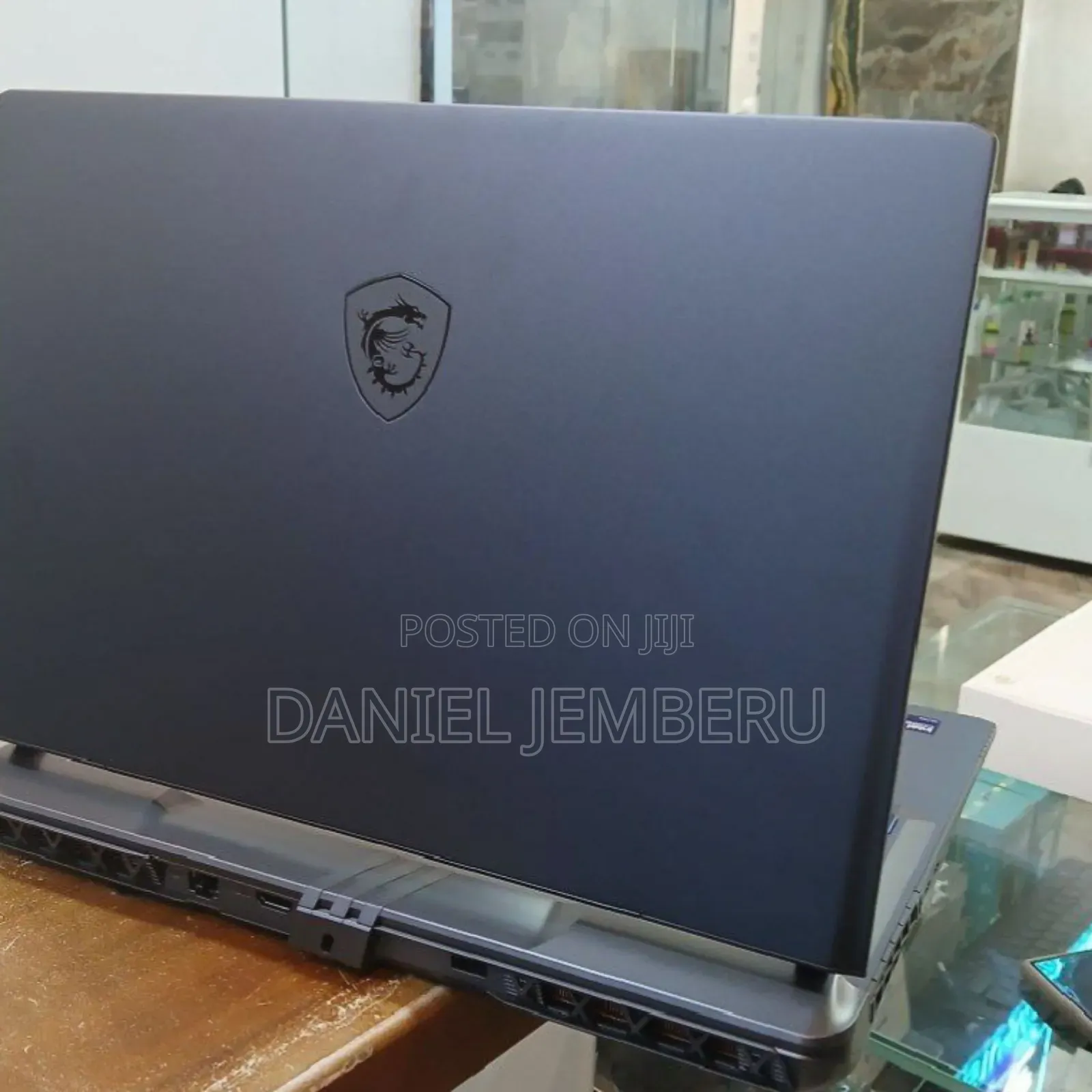 New Laptop MSI Vector 17 HX AI A2XWJG 16GB Intel Core Ultra 7 SSD 1T