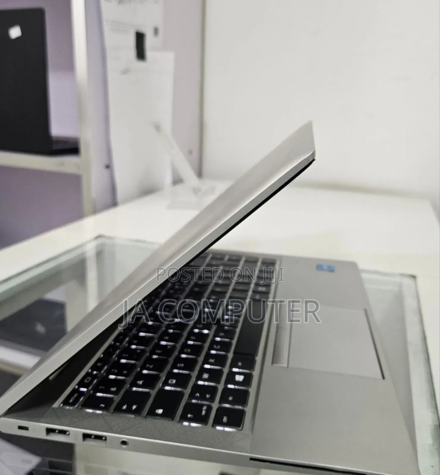 New Laptop HP EliteBook 840 G8 16GB Intel Core I5 SSD 512GB