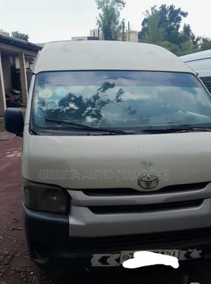 Toyota HiAce 2014 White