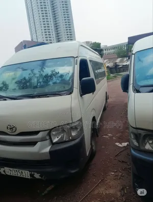 Toyota HiAce 2014 White