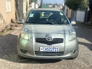 Photo - Toyota Yaris 1.3 VVT-i 2007 Silver