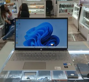 New Laptop HP Pavilion 15 16GB Intel Core I5 SSD 1T