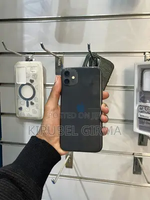 Photo - Apple iPhone 11 64 GB Black