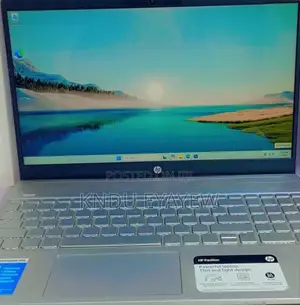 New Laptop HP Pavilion 15 8GB Intel Core I7 SSD 256GB