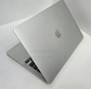 New Laptop Apple MacBook Pro 2022 M2 8GB Intel SSD 512GB