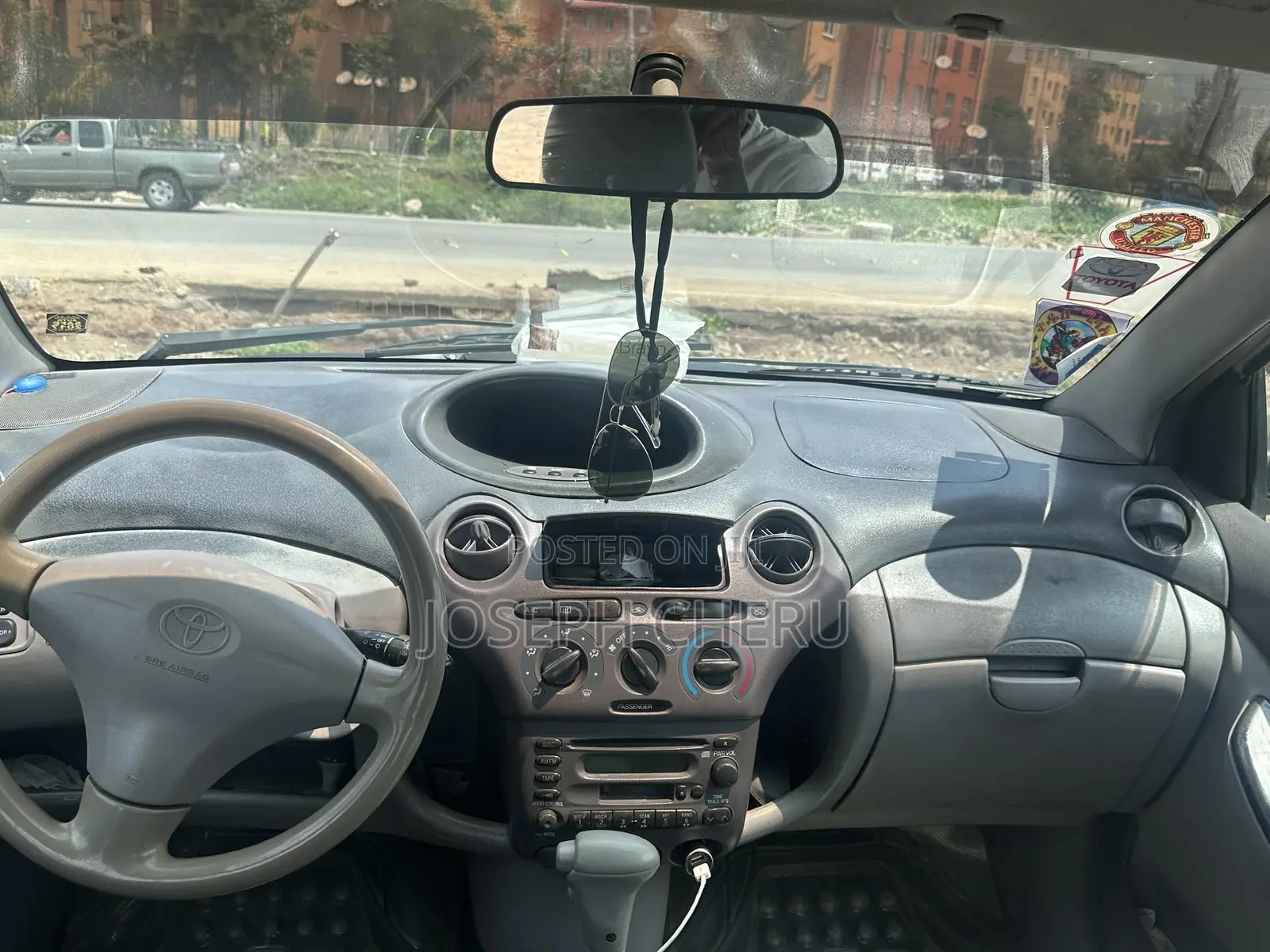 Toyota Platz 2001 Gold