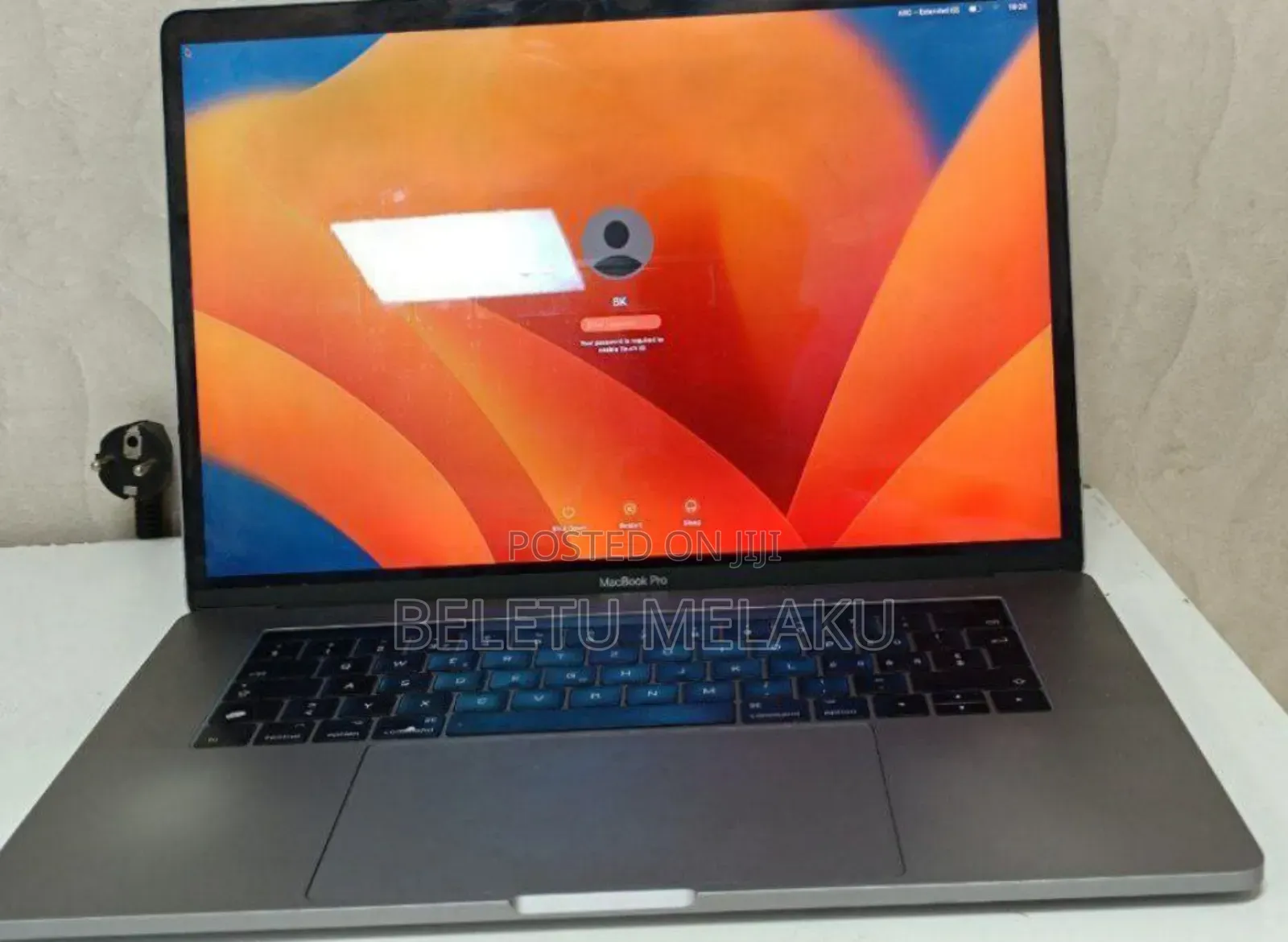 New Laptop Apple MacBook Pro 2017 16GB Intel Core I7 SSD 512GB