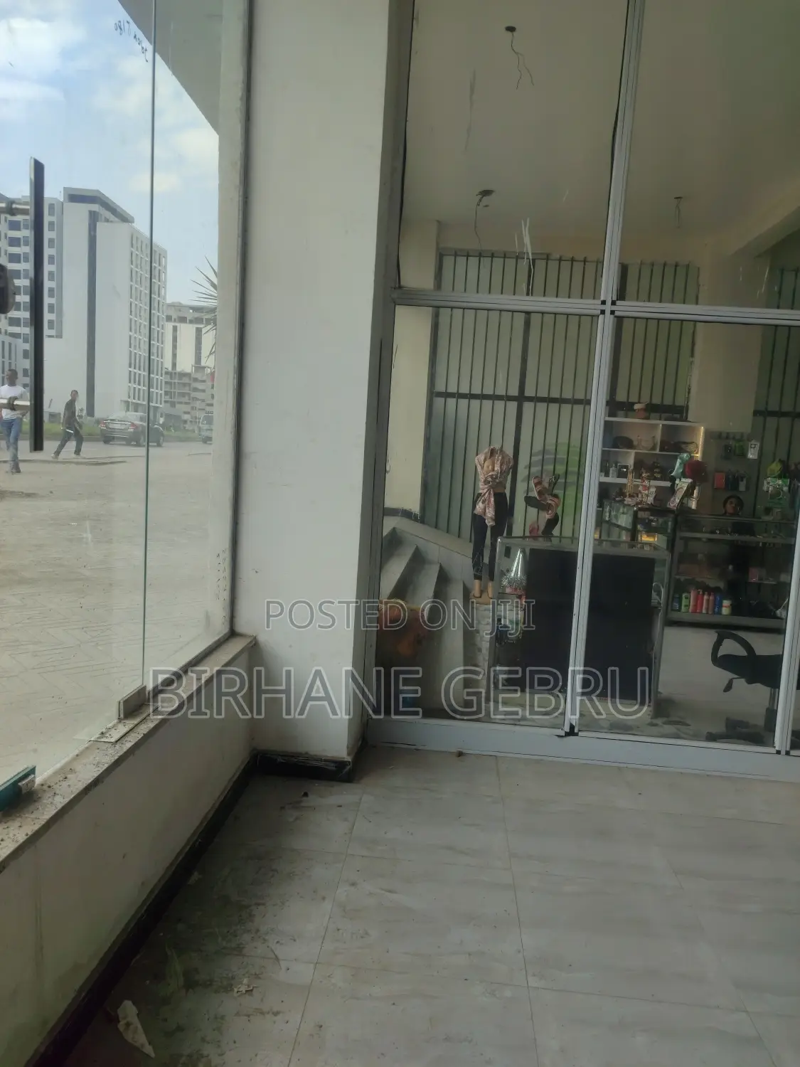 Complex Apa Rent for Pharmacy and Other