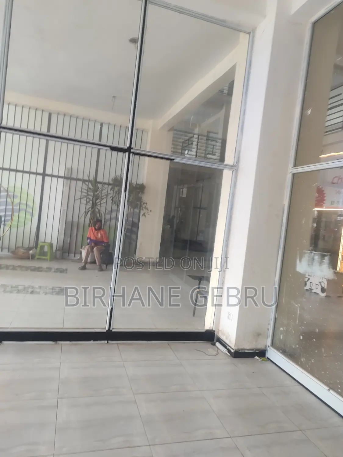 Complex Apa Rent for Pharmacy and Other