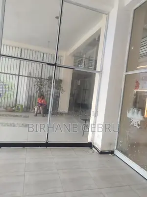 Complex Apa Rent for Pharmacy and Other