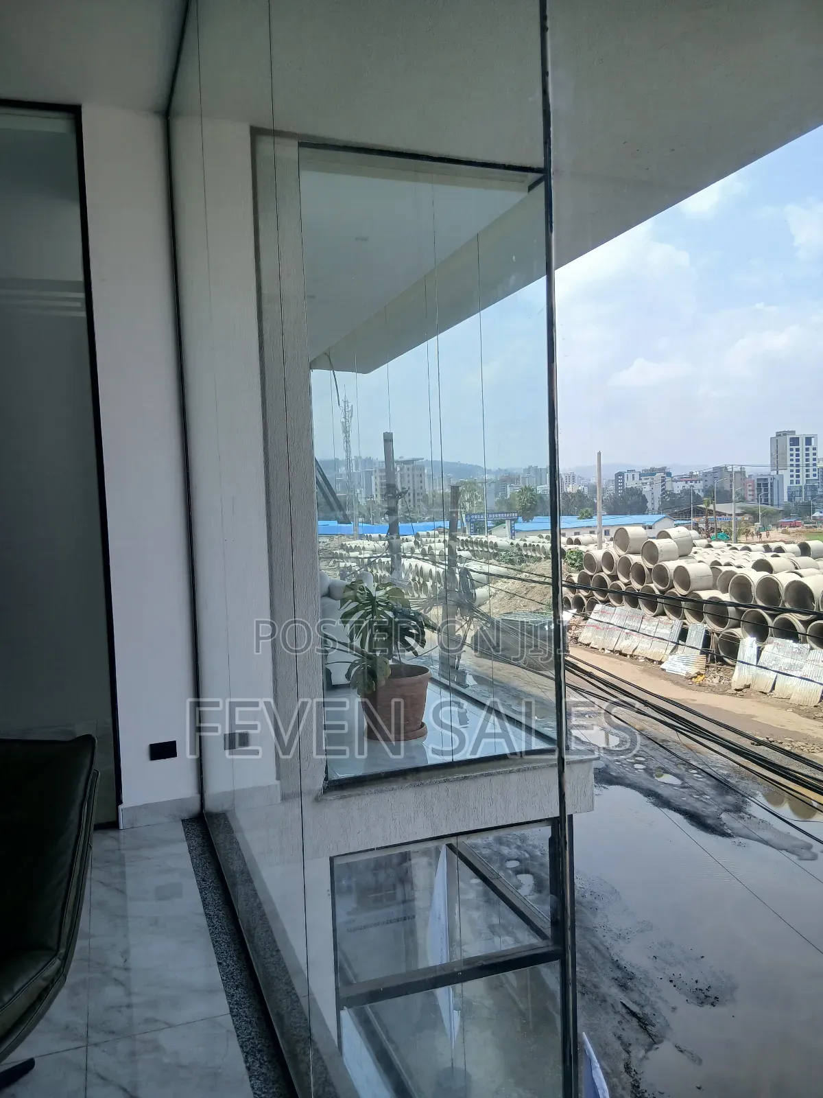 በመሀል ቦሌ የንጎድ ሱቆችን እየሸጥን እንገኛለን