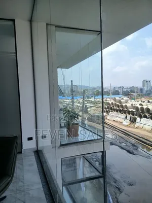 በመሀል ቦሌ የንጎድ ሱቆችን እየሸጥን እንገኛለን