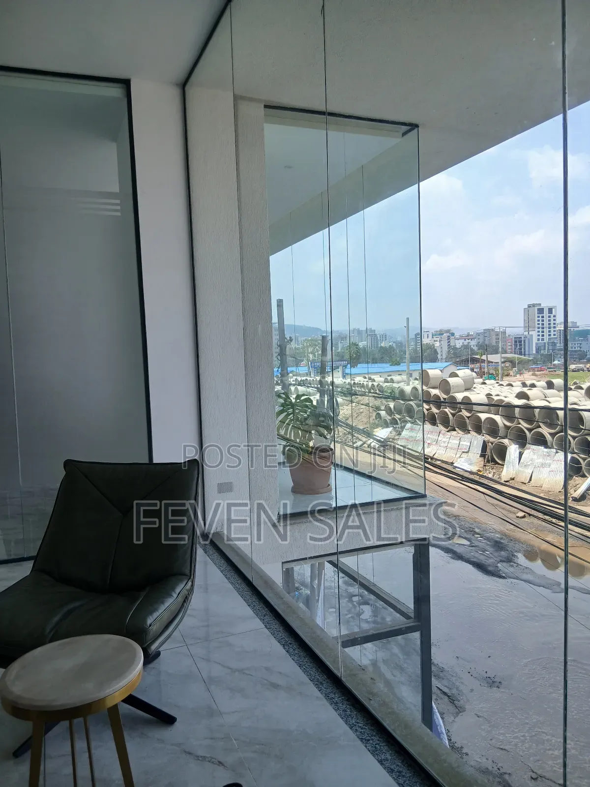 በመሀል ቦሌ የንጎድ ሱቆችን እየሸጥን እንገኛለን