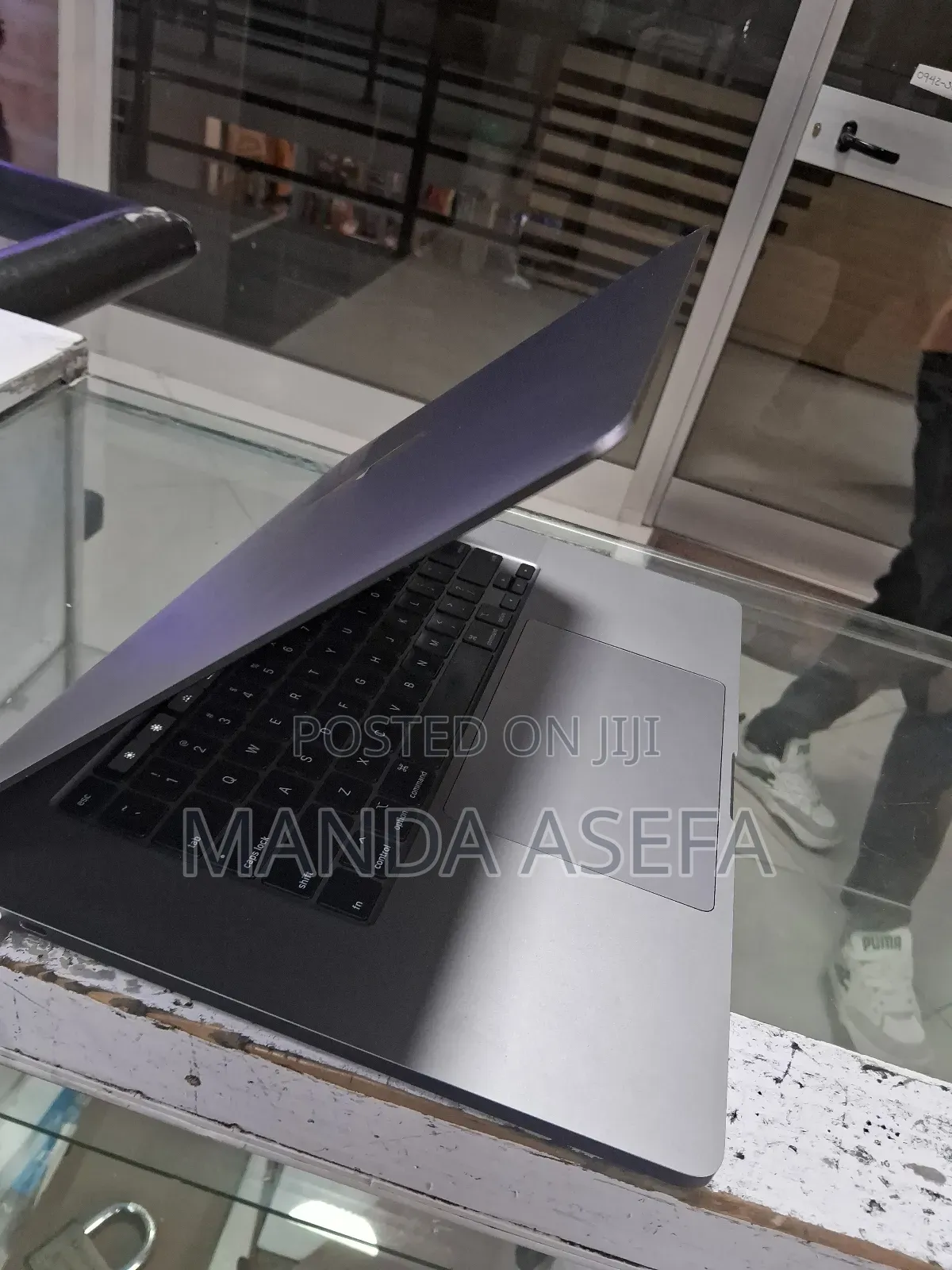 New Laptop Apple MacBook Pro 2019 16GB Intel Core I7 SSD 512GB