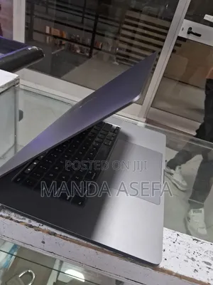 New Laptop Apple MacBook Pro 2019 16GB Intel Core I7 SSD 512GB