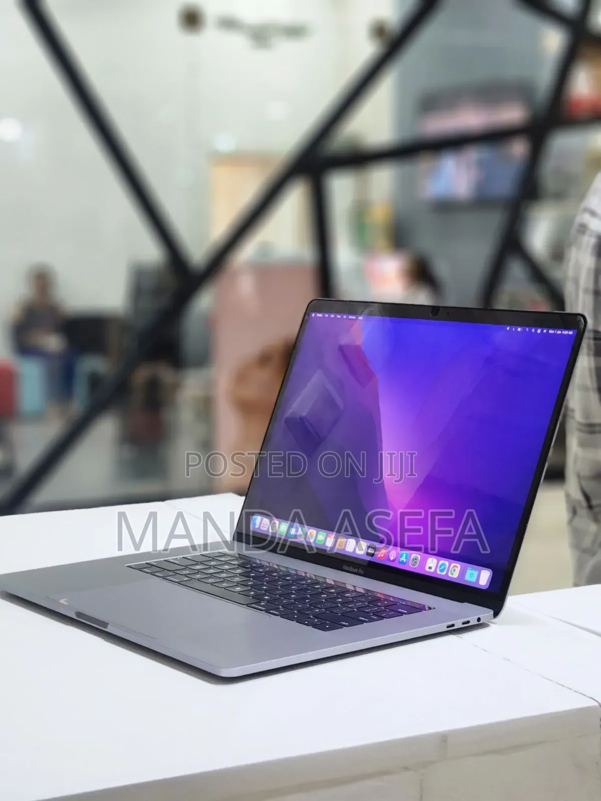 New Laptop Apple MacBook Pro 2016 16GB Intel Core I7 SSD 256GB