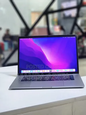 New Laptop Apple MacBook Pro 2016 16GB Intel Core I7 SSD 256GB