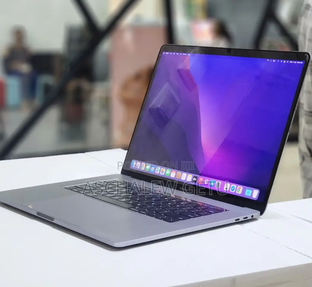 New Laptop Apple MacBook Pro 2016 16GB Intel Core I7 SSD 256GB