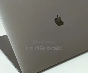 Photo - New Laptop Apple MacBook Pro 2017 16GB Intel Core I7 SSD 512GB