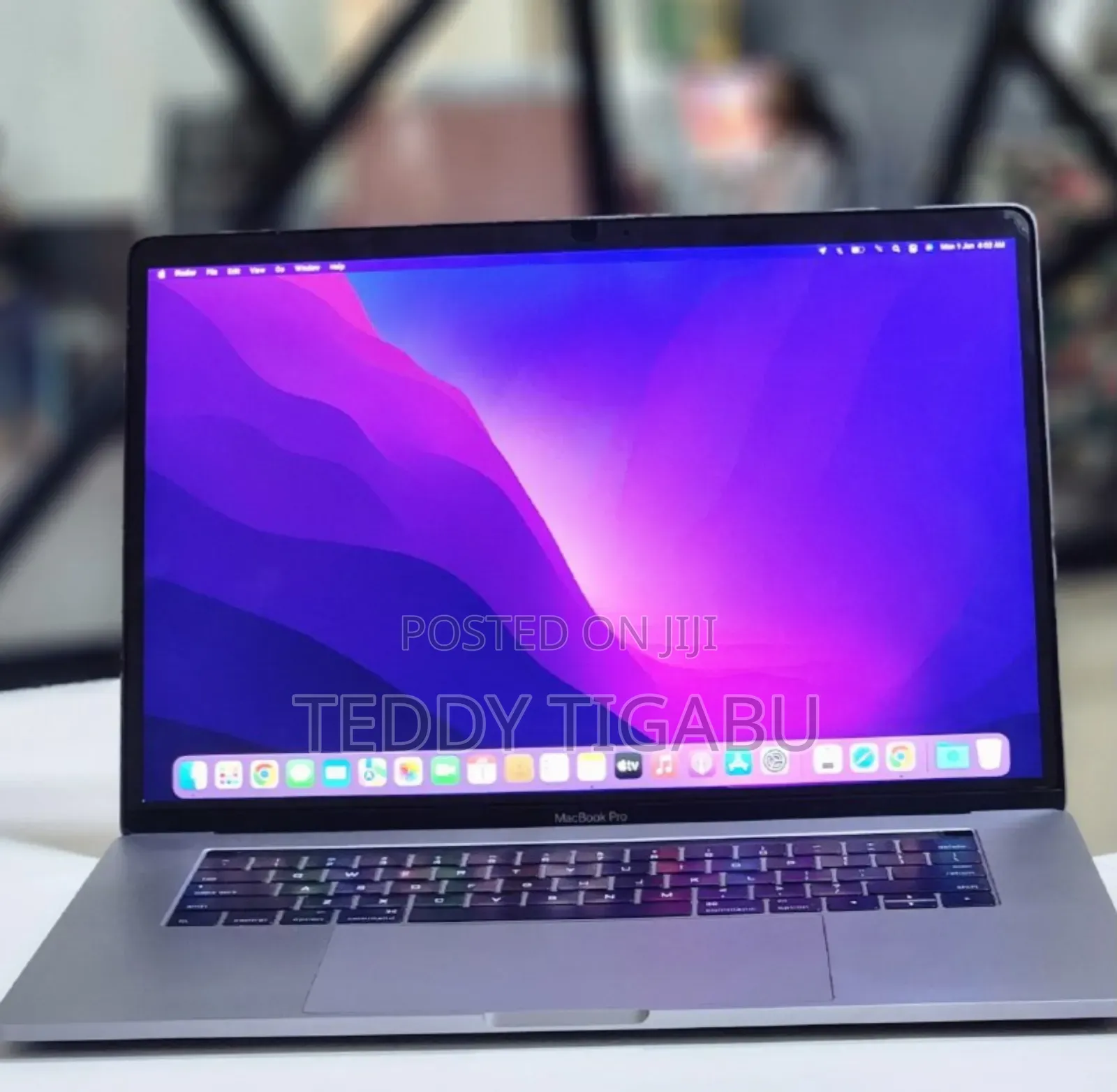 New Laptop Apple MacBook Pro 16GB Intel Core I7 SSD 256GB