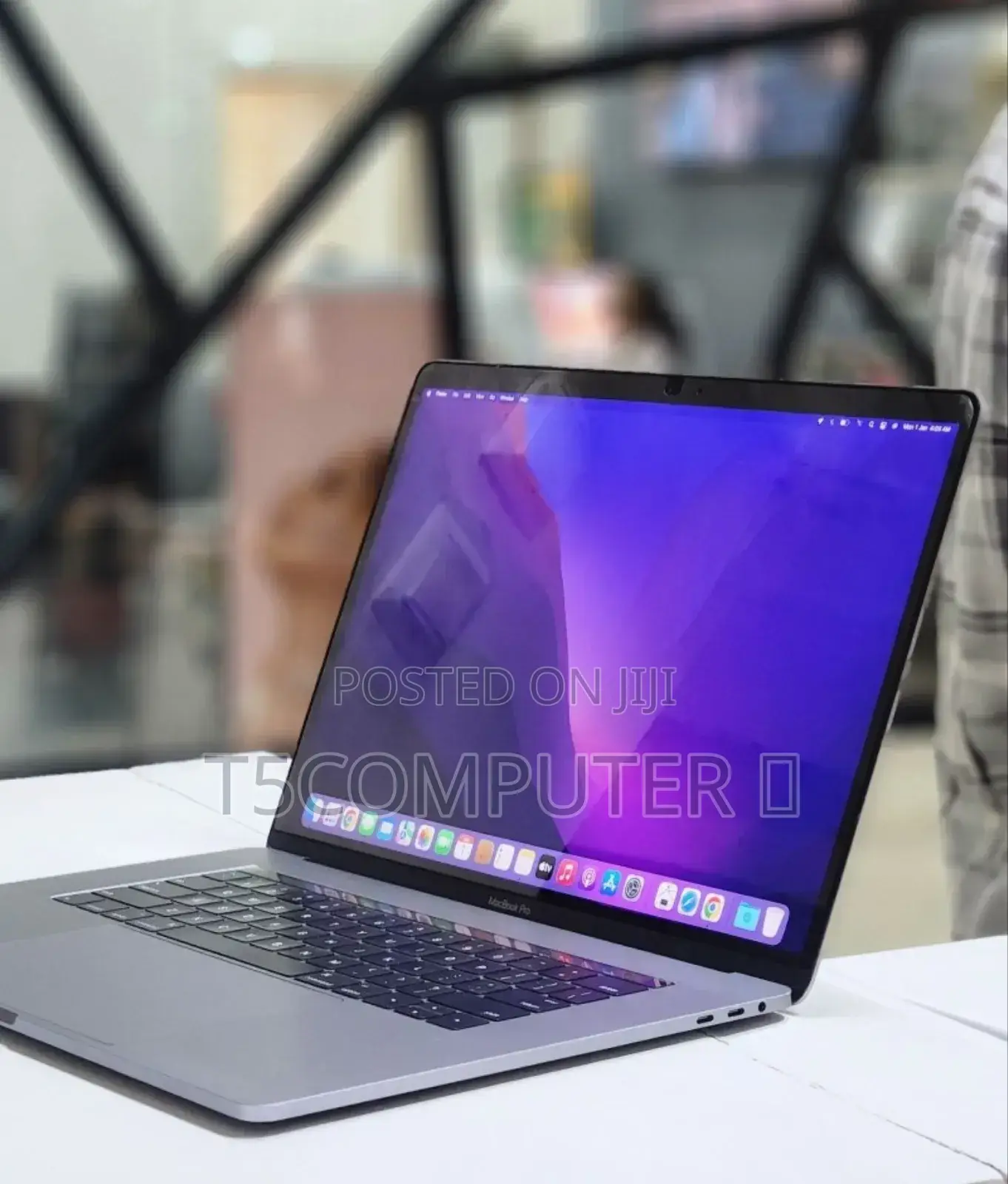 New Laptop Apple MacBook Pro 2016 16GB Intel Core I7 SSD 256GB